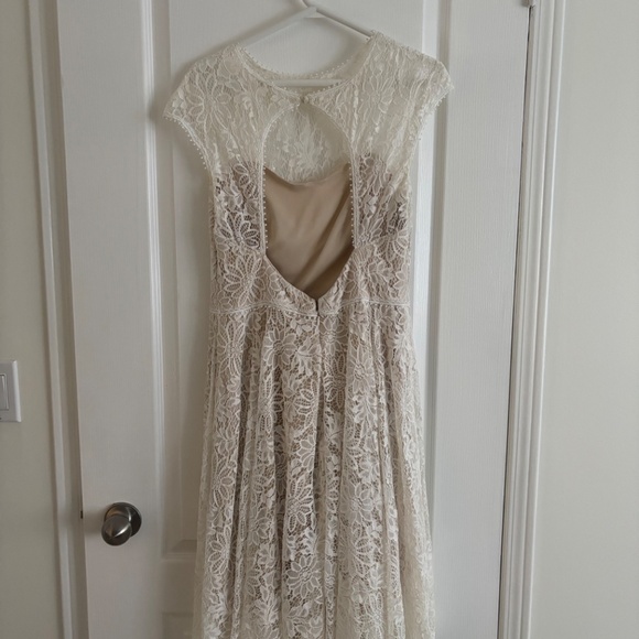 Wedding Dress - Picture 5 of 8